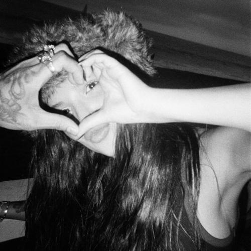 Tenderlybae - КРУЖИТ ГОЛОВУ Tenderlybae - КРУЖИТ ГОЛОВУ