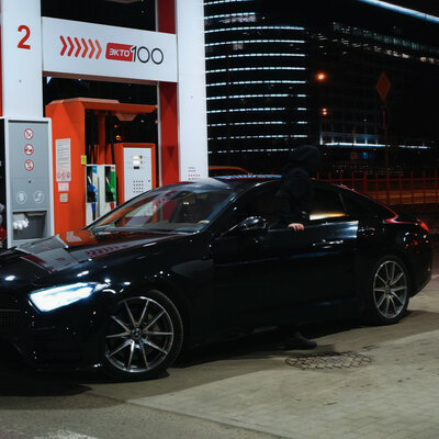 YLETAI & IVAN VALEEV - BENZ