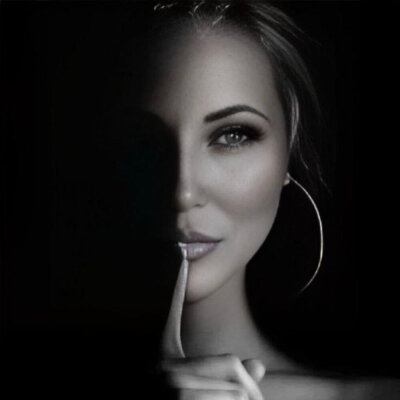 Alena - Сильная женщина шла через годы